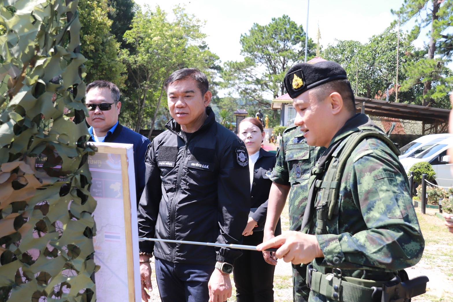 เลขาธิการ ป.ป.ส. ลงพื้นที่อำเภอชายแดนเชียงใหม่หลังเจ้าหน้าที่ปะทะกับกลุ่มขบวนการลำเลียงยาเสพติดอย่างต่อเนื่อง