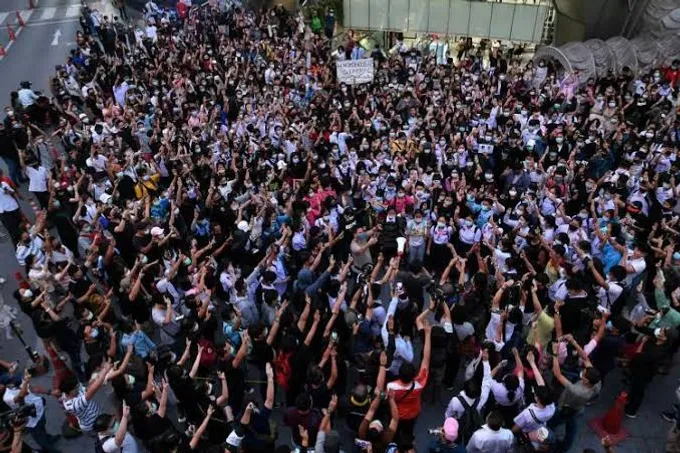 'กาณฑ์ พงษ์ประภาพันธ์' จวกเละ​ "เสียแรงร่วมม็อบ3นิ้ว​ ออกทะเลฯ​ แช่งติดคุกให้หมด" 