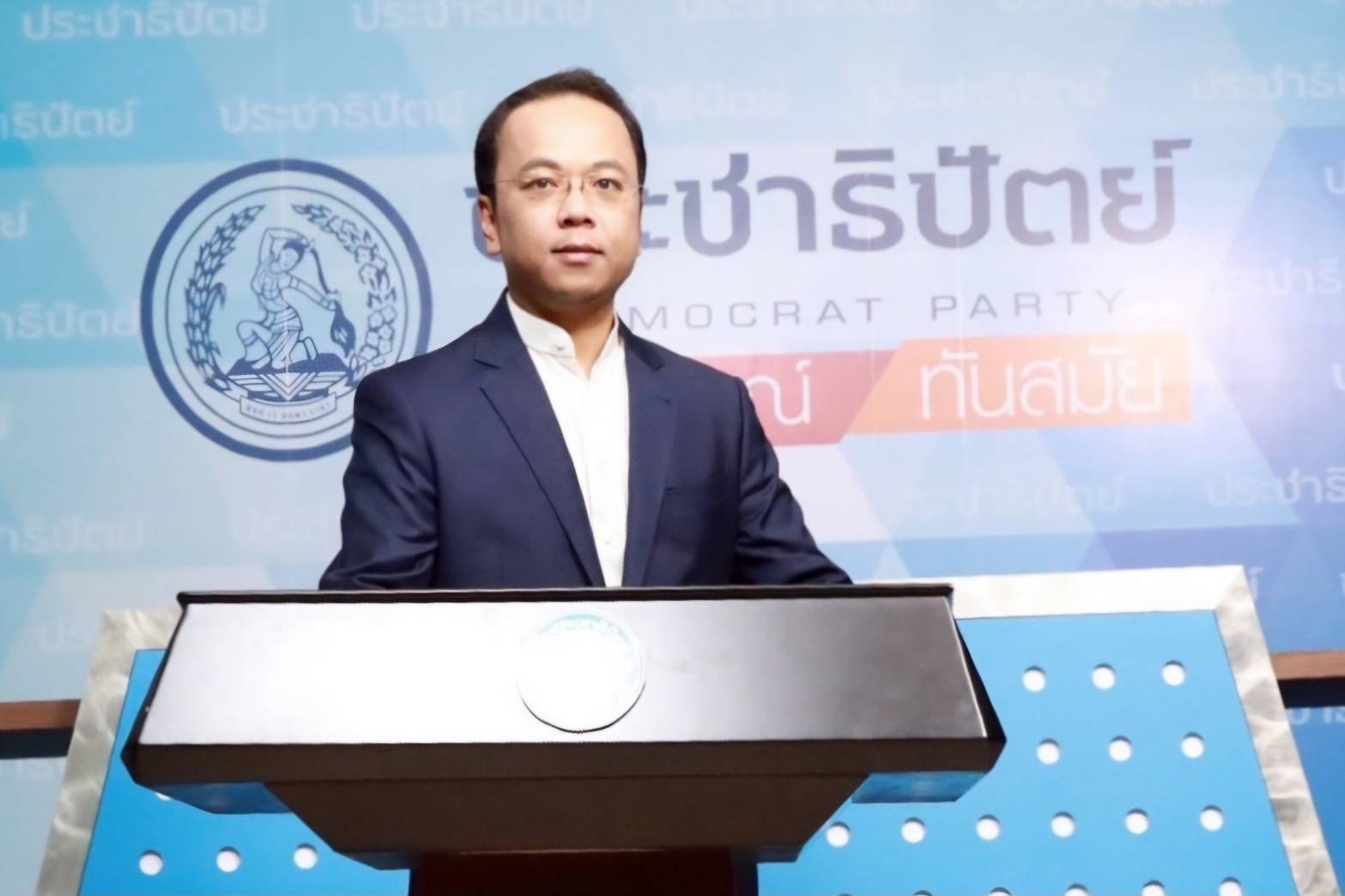 “ราเมศ” แซะ “ภูมิธรรม” โชว์กินข้าวในโกดัง ขอหุงข้าวให้ ครม.กินทุกวันอังคาร ห้ามซาวน้ำเกิน 3 ครั้ง