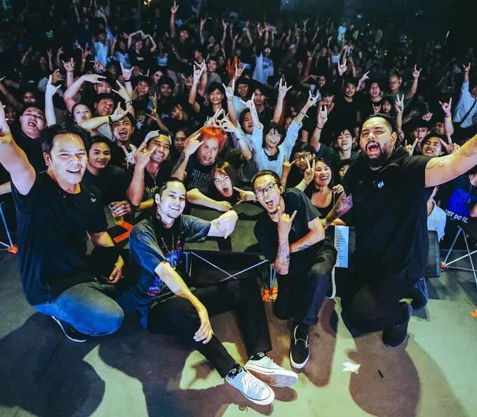  ประสบการณ์สอนให้เติบโต 'เก้า จิรายุ กับเวลา 2 ปี ในฐานะนักร้องนำวง “Retrospect” สนุกตื่นเต้นตลอดเวลา