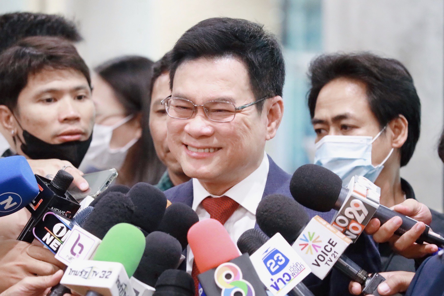 “จุรินทร์” ขอรอฟังที่ประชุมรัฐสภา ก่อนตัดสินใจโหวตตนายกฯ วันนี้ แง้ม “ปชป.” ไม่งดออกเสียงซ้ำครั้งแรก 
