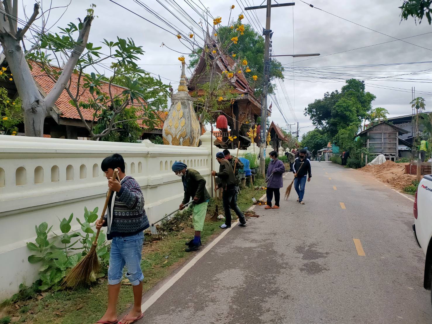 คุมประพฤติมุกดาหารจัดให้ผู้ถูกคุมทำงานบริการสังคม 