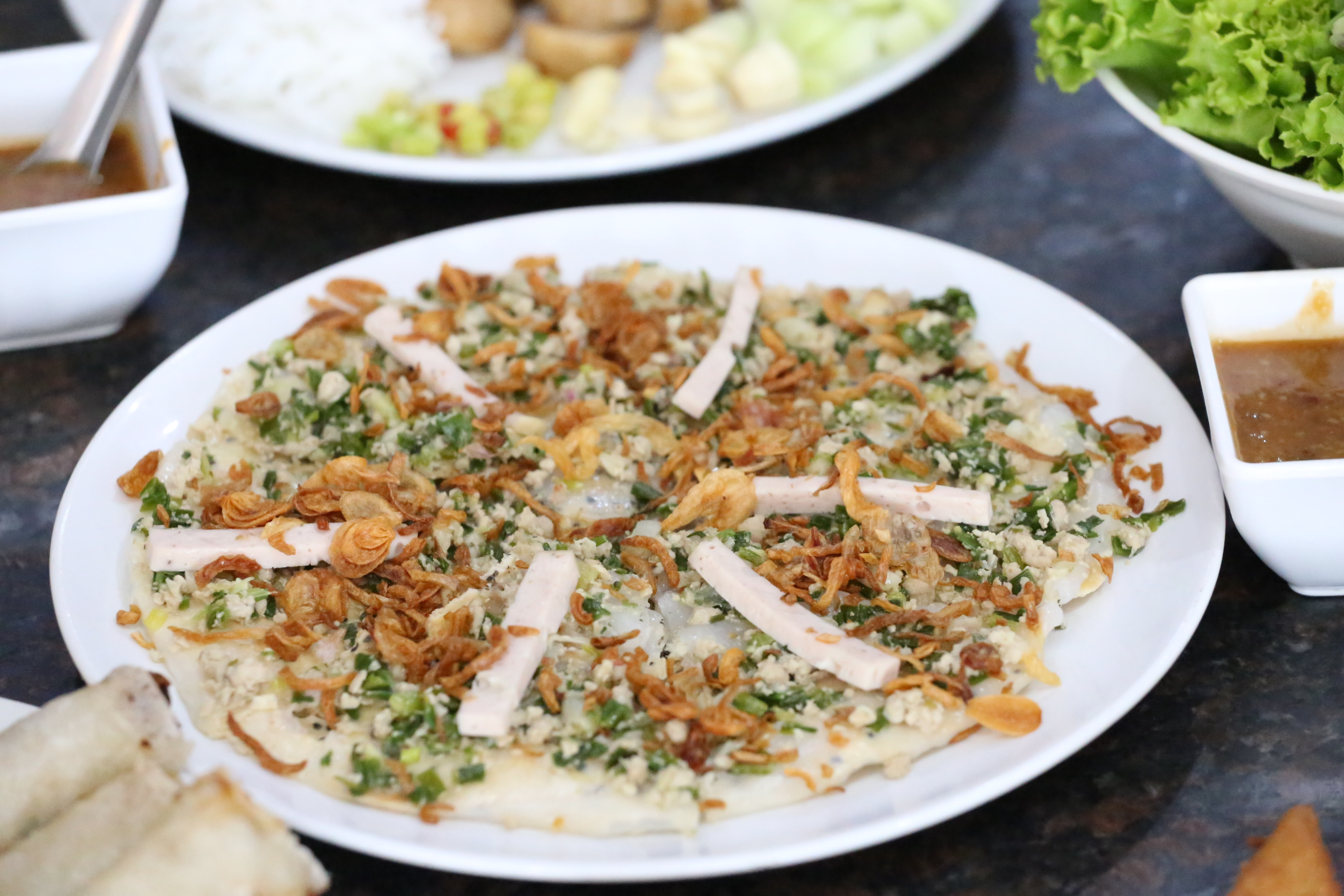 สุดแซ๊บ “พิซซ่าญวน” หนึ่งเดียวนครพนม “ร้านดาวทอง” ต้นตำหรับเมนูเวียดนาม