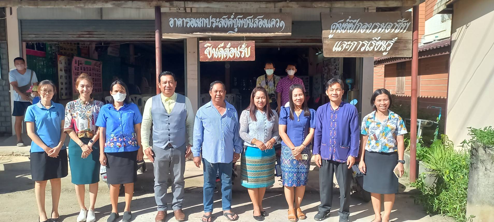 นุ้ยส์ เมืองฉอด จ.ป.ส .พร้อม คณะครู  รร.ดอนแก้ว ร่วมโครงการเยี่ยมบ้านนักเรียน