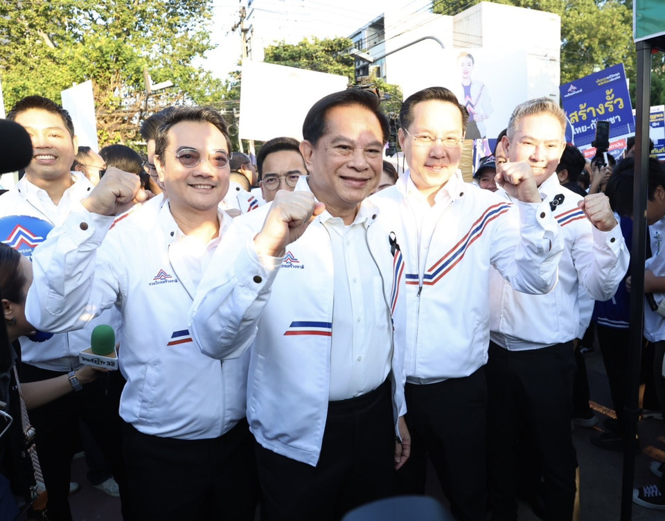 “พีระพันธุ์” นำทัพรวมไทยสร้างชาติ สมัคร ส.ส.กทม. ครบ 33 เขต มั่นใจกวาดยกกรุง ชูนโยบายแก้วิกฤติชายแดน–สแกมเมอร์ สานต่อพลังงานทำจริง-เด็ดขาด