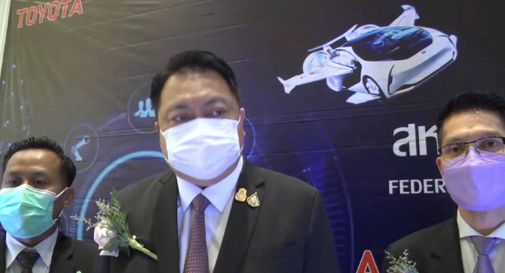รมว.สุชาติ พบปะสหพันธ์โตโยต้า ลั่นลูกจ้างนายจ้าง มีระบบแรงงานสัมพันธ์ สร้างสันติสุขในสถานประกอบการ