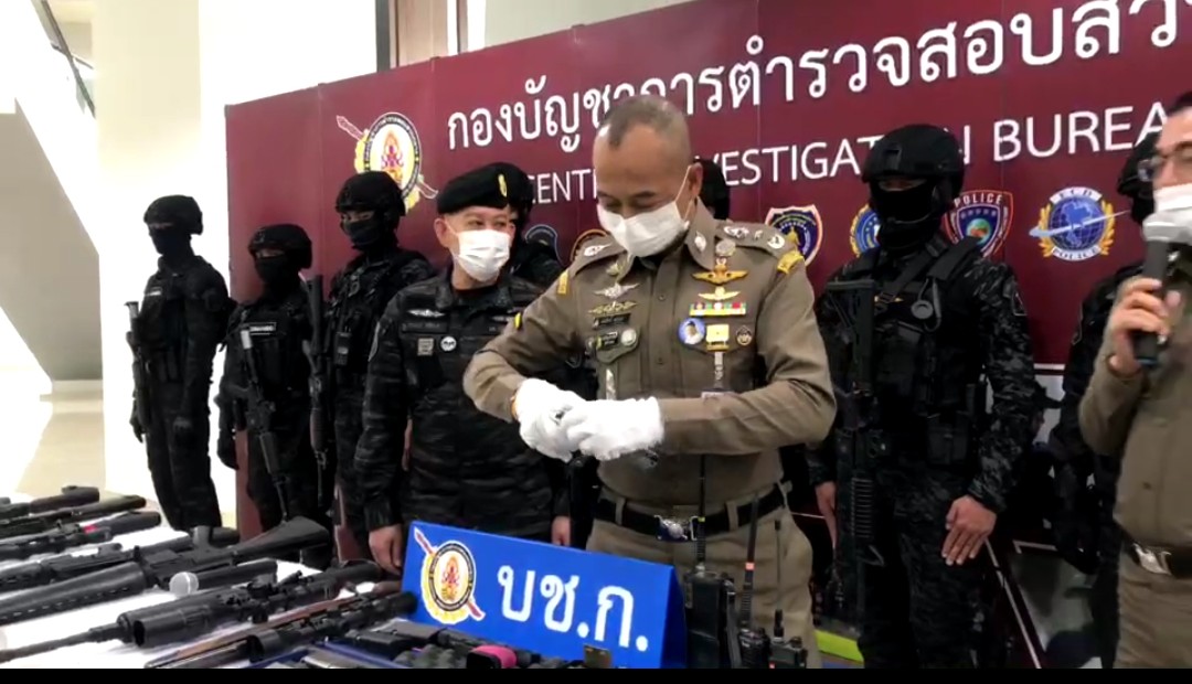 ผบช.ก.แถลงจับกุมขบวนการค้าอาวุธสงคราม   ได้ของกลางปืนสงครามจำนวนมาก