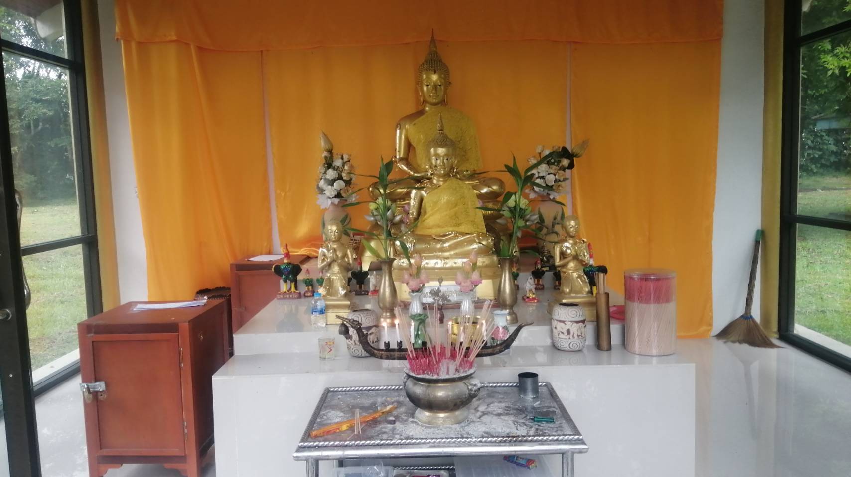 ฮือฮา! ชาวบ้านรำแก้บนแห่เทียนฝนไม่ตก