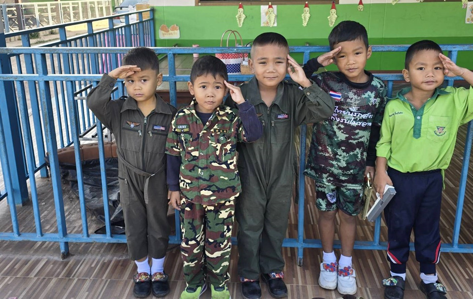 งานวันเด็กอนุบาลบุรีรัมย์คึกคัก เด็กแห่ใส่ชุดทหาร สะท้อนบทบาทการปกป้องชาติในใจเยาวชน