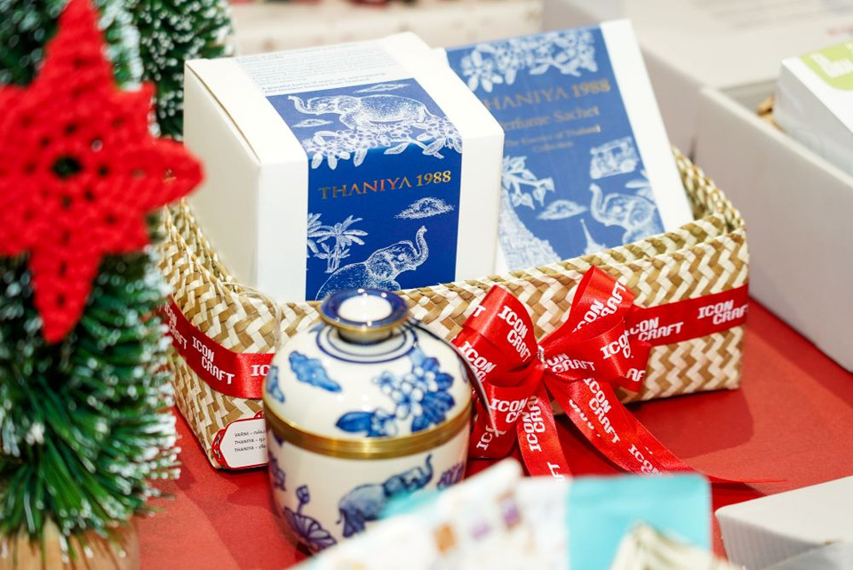 ไอคอนคราฟต์ ชวนส่งความสุขผ่าน “A Gift from Thai Craft” เซ็ตของขวัญเปี่ยมคุณค่าจากภูมิปัญญาไทยทั่วปท.