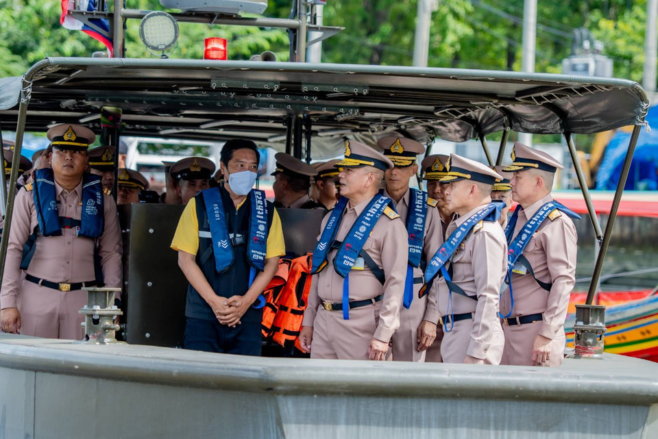 ผู้บัญชาการทหารเรือตรวจพื้นที่เสี่ยงน้ำท่วมในพื้นที่รับผิดชอบของกองทัพเรือ