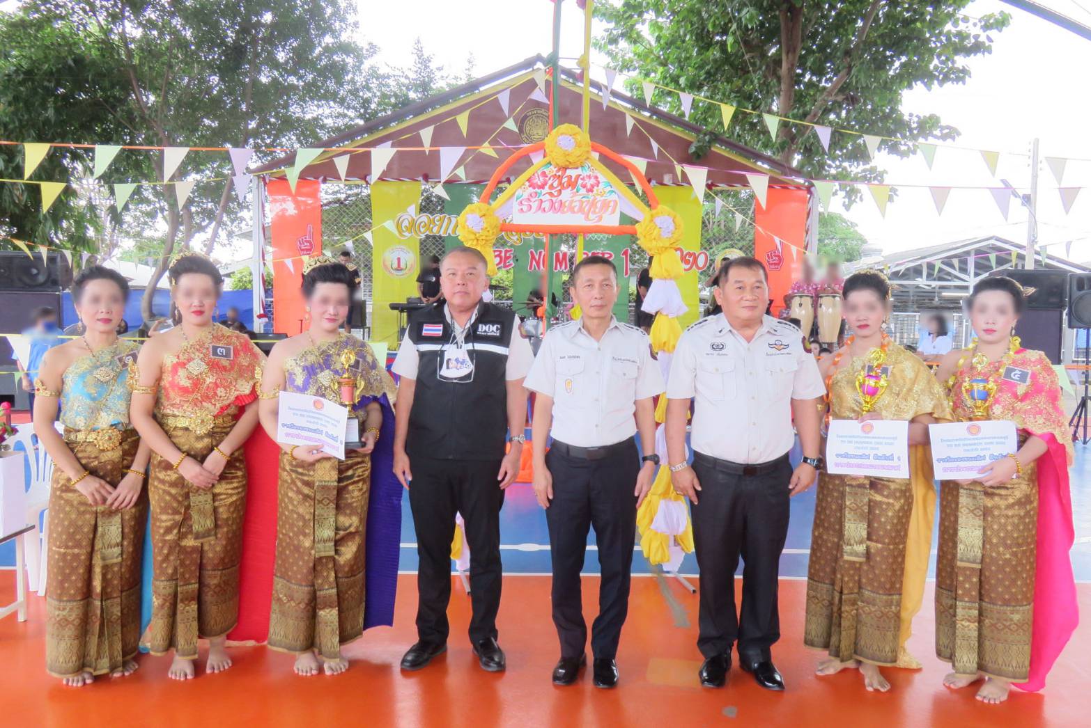 เรือนจำจังหวัดอ่างทองจัดงานลอยกระทงสุขขี TO BE NUMBER ONE 2020