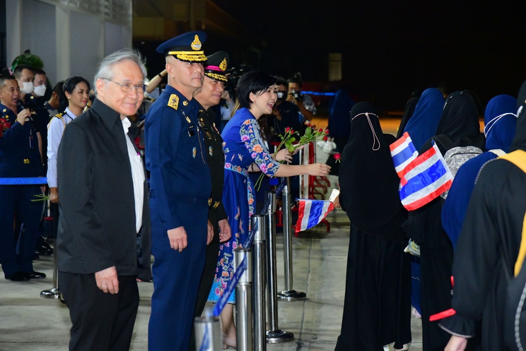 คนไทยจากซูดาน ชุดที่ 2 "135 คน"  เดินทางกลับถึงไทยเมื่อคืน  "ผบ.ทอ.-รมว.ต่างประเทศ" ร่วมต้อนรับ