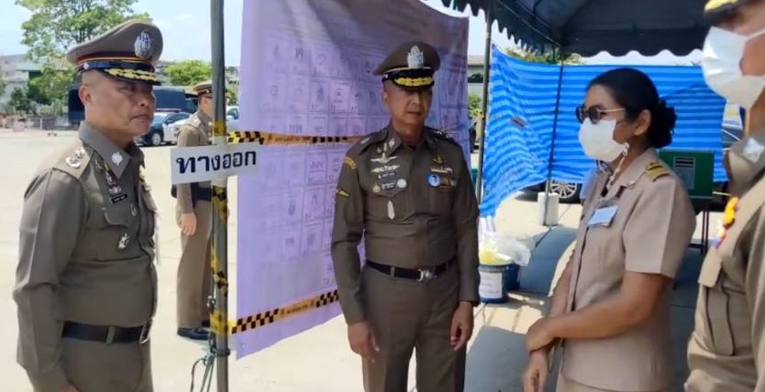 "รองต่อศักดิ์"ตรวจเยี่ยมการดูแลความเรียบร้อยในหน่วยเลือกตั้งที่ 10 แขวงสนามบิน ดอนเมือง