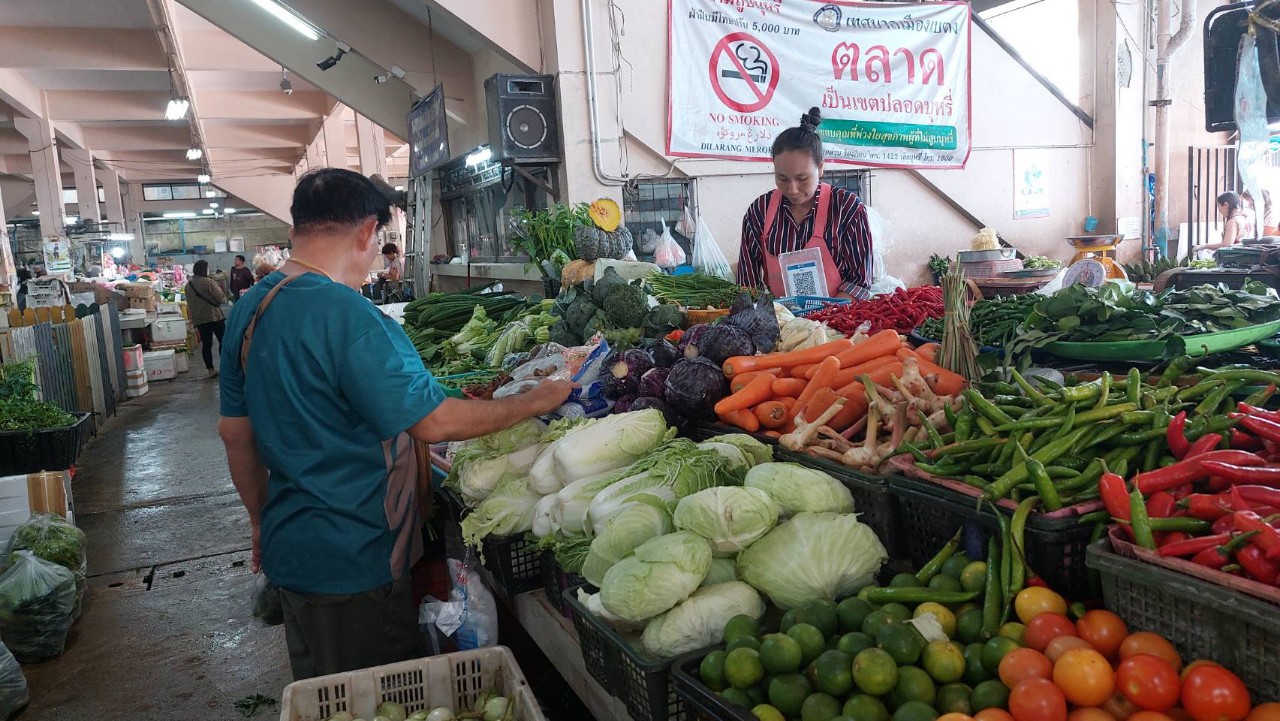 ยะลาเทศกาลกินเจผักสดขึ้นราคาอย่าง 10 บาท ร้านอาหารเจยันขายราคาเดิม