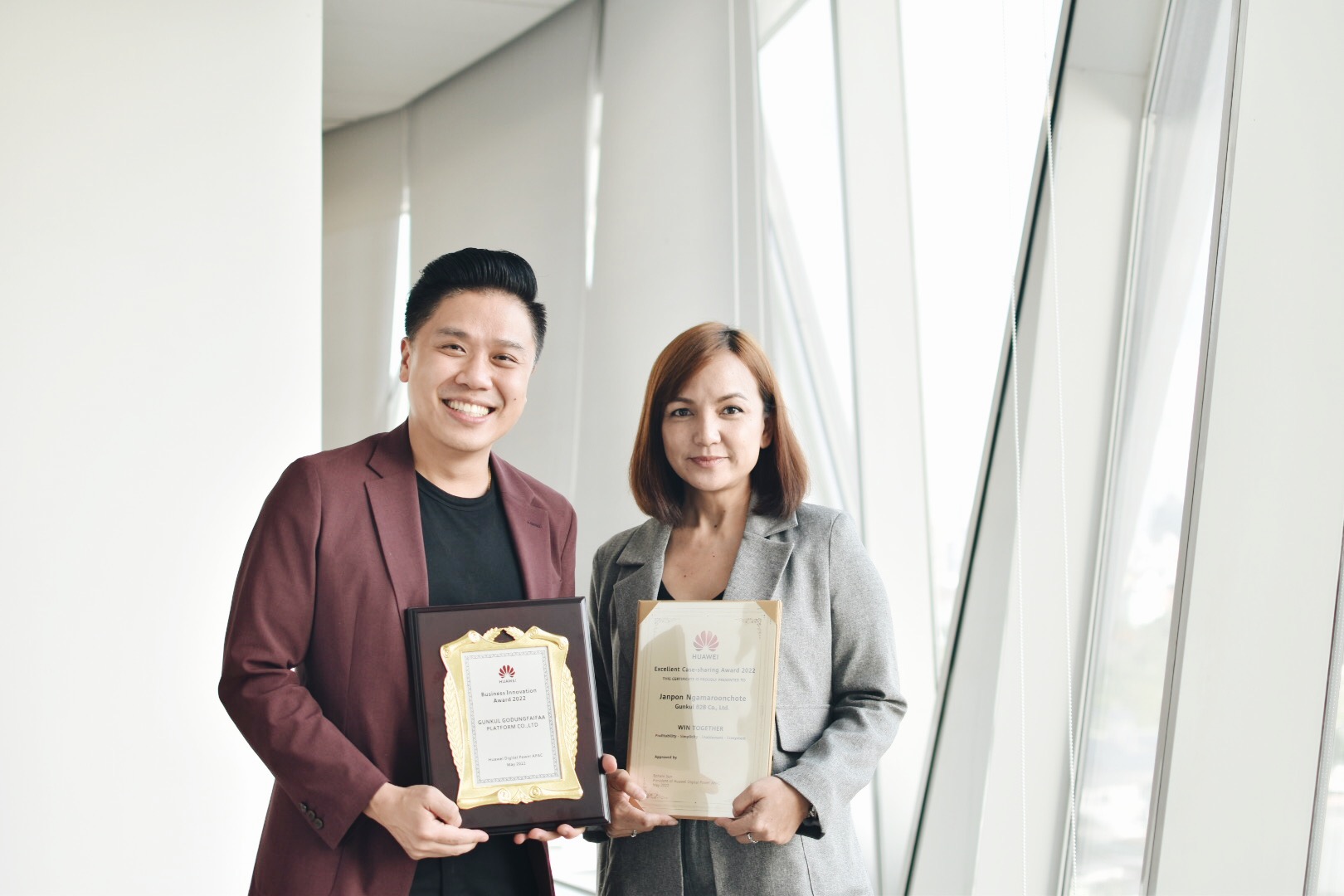 "GUNKUL" พา "โกดังไฟฟ้าดอทคอม’"คว้า 2 รางวัลจาก เวที Huawei APAC 2022 สะท้อนความสำเร็จ นวัตกรรมธุรกิจพลังงาน