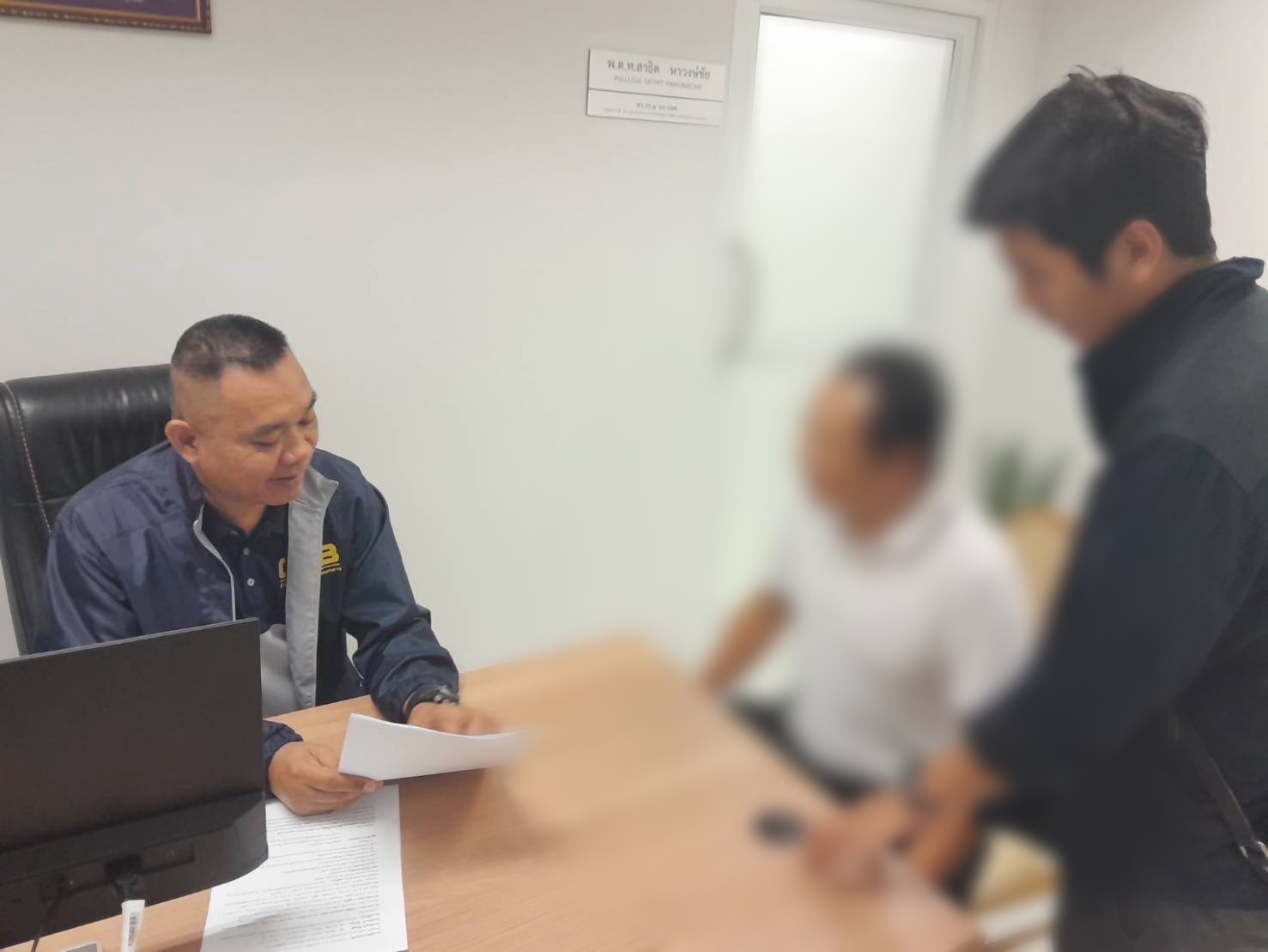 ตำรวจรวบชาวจีน เปิดบริษัทนอมินีนำเข้ารถหรู