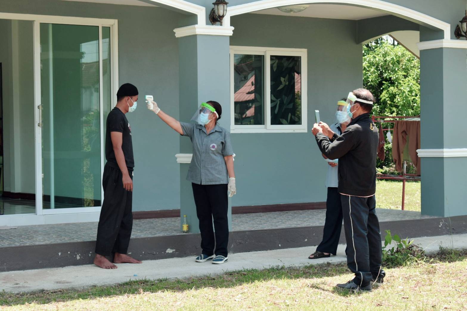 อสม.สตูล ด่านหน้าหยุดโควิดดูแลสุขภาพชุมชน ทำงานท่ามกลางความกดดัน