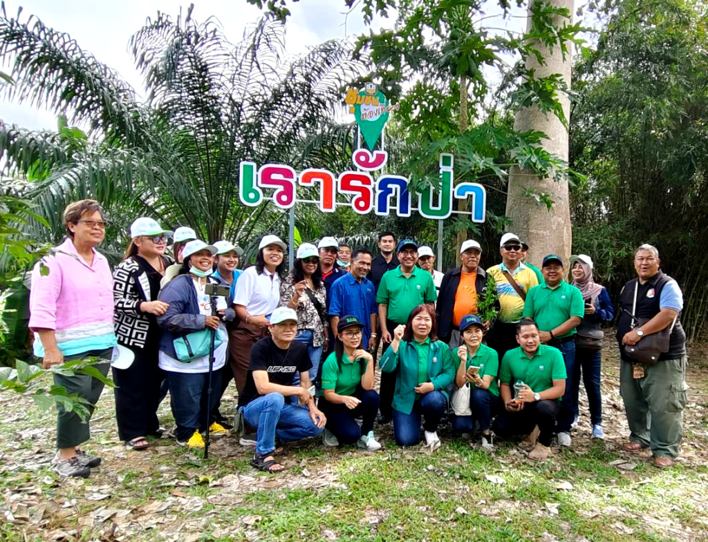 ธ.ก.ส.ประจวบฯ จัดกิจกรรม "ธกส.สัญจร ประจำปี 67" เยี่ยมชมศูนย์เรียนรู้เศรษฐกิจพอเพียง