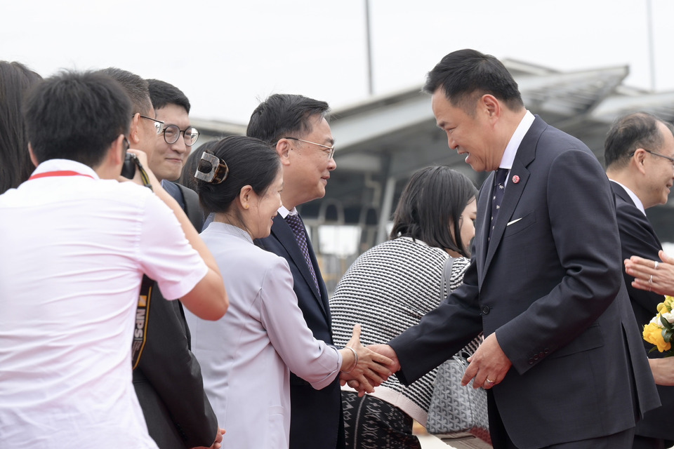 "อนุทิน" นำทัพเศรษฐกิจบุกเฉิงตู เปิดลงทุนไทย-จีน ตั้งสำนักงาน BOI แห่งใหม่ ลุยเจรจา One-on-One กระชับสัมพันธ์เลขาฯ พรรคคอมมิวนิสต์เสฉวน 