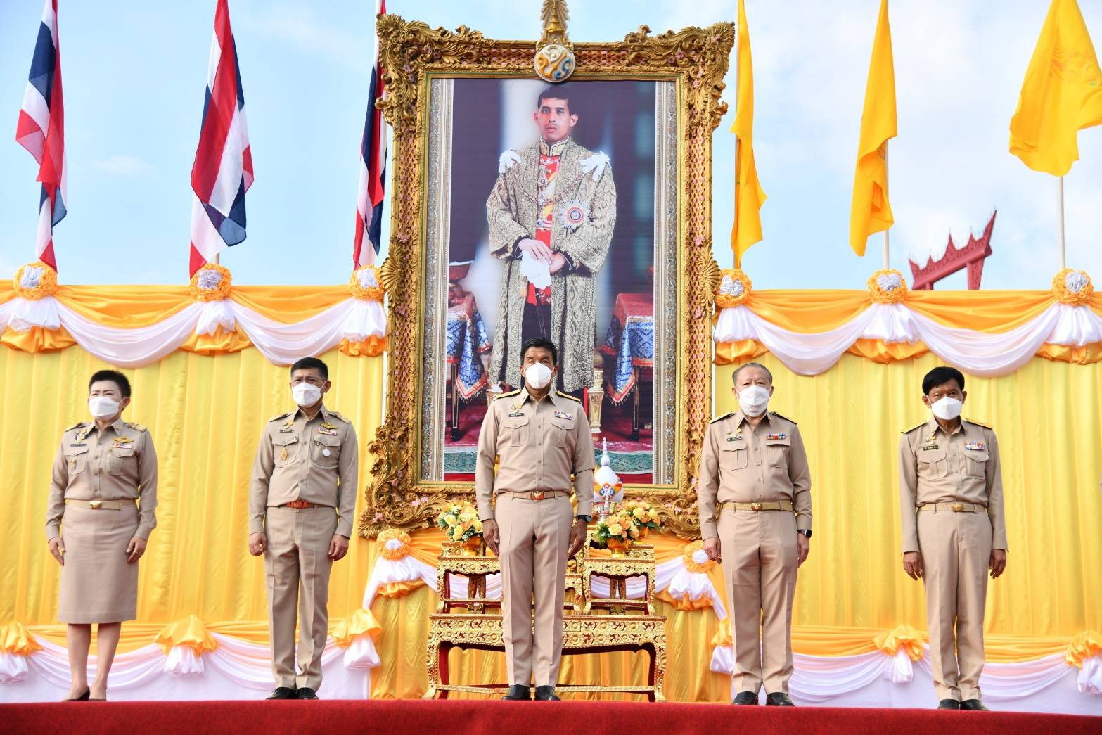 "ผู้ว่าฯชัชชาติ"นำถวายสัตย์ปฏิญาณเพื่อเป็นข้าราชการที่ดีและพลังของแผ่นดิน
