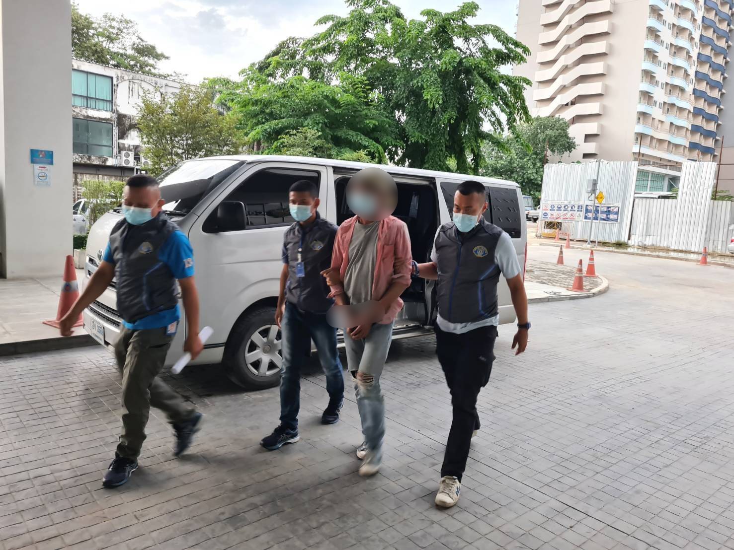 กองปราบรวบผู้ต้องหาตามปฏิทินหมายจับตร.​ หลังก่อเหตุฆ่า-พยายามฆ่า - ชิงทรัพย์ หลบหนีคดีนาน 14 ปี