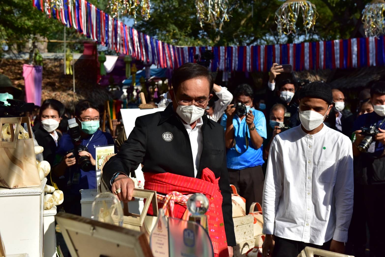 นายกฯลงพื้นที่ราชบุรี เยี่ยมพัฒนาเศรษฐกิจและท่องเที่ยว  