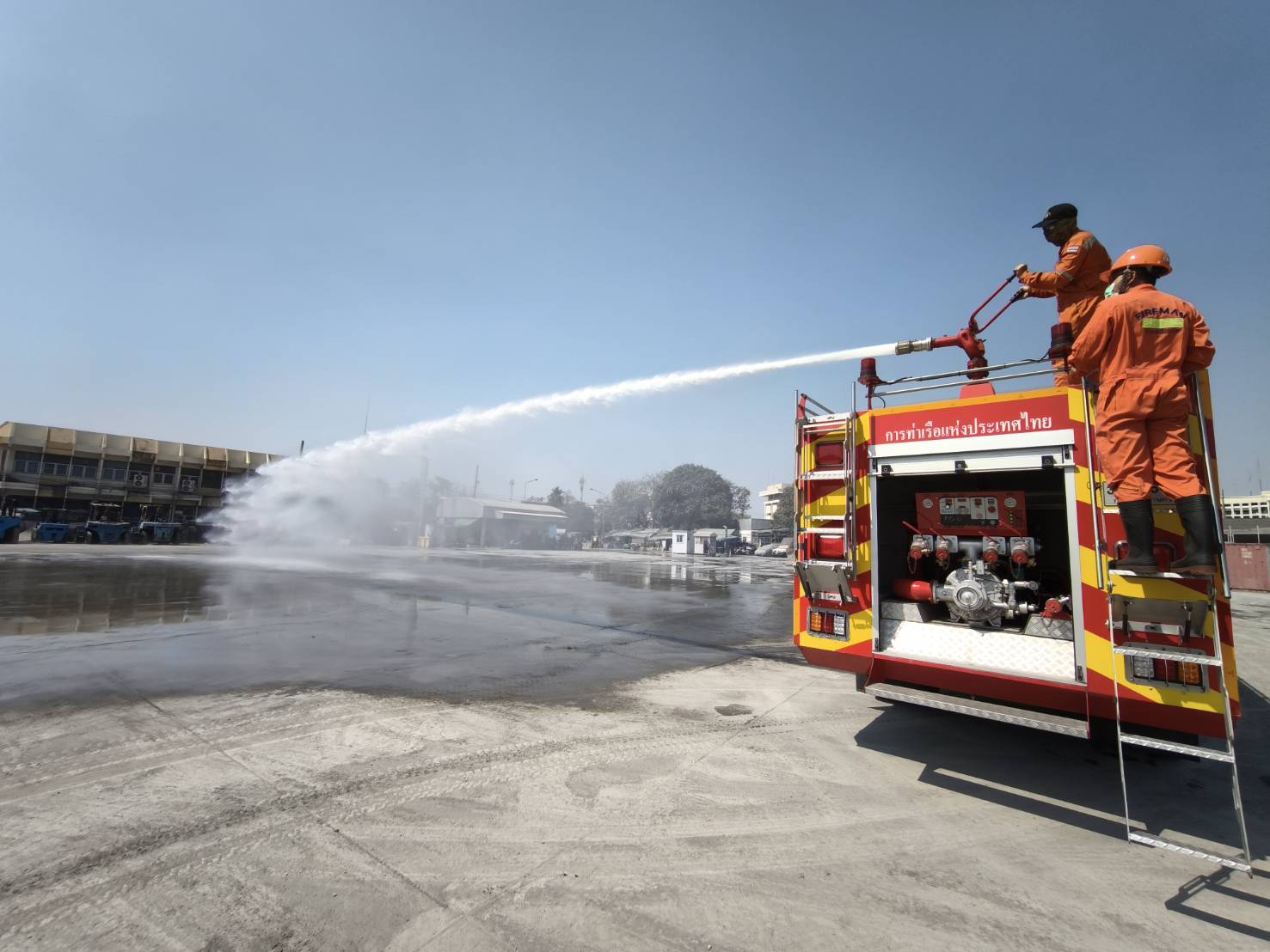 "มนพร" คุมเข้มแก้ฝุ่นPM 2.5  ตรวจควันดำรถบรรทุกเข้า-ออกท่าเรือกรุงเทพ หนุนพลังงานสะอาดลดคาร์บอน
