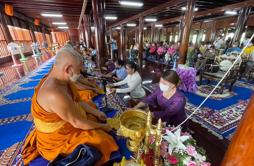 อำเภอพนมสารคาม สวดมนต์ 3 วัน 2 คืน และทำบุญ "เมืองพนมสารคาม"