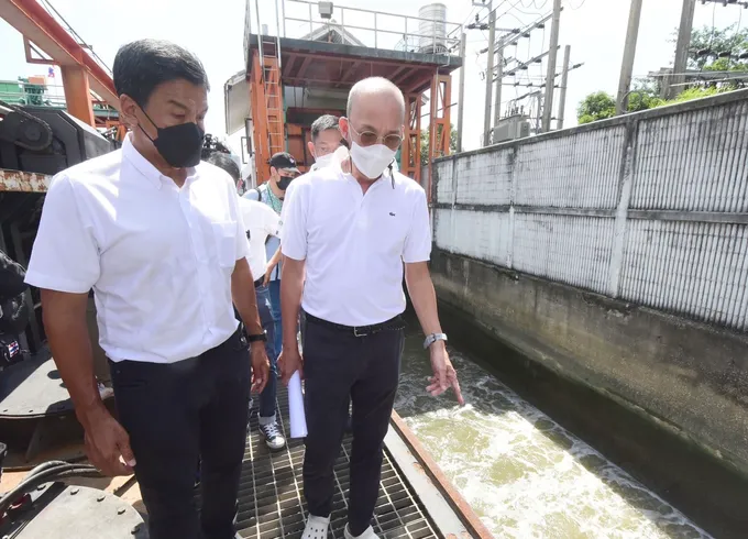ผู้ว่าฯ ชัชชาติตรวจความพร้อมสถานีสูบน้ำบางซื่อ พร้อมยกเครื่องใหม่ให้ทันสมัยมีประสิทธิภาพ เร่งระบายน้ำ