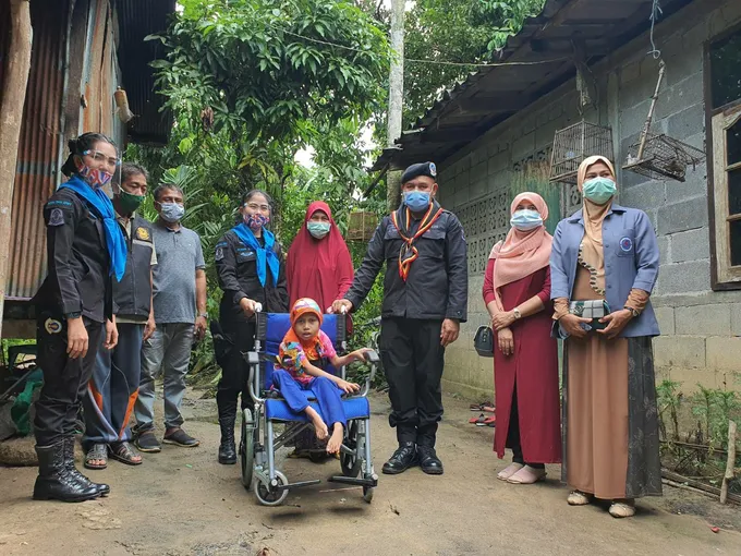 ทหารพราน 49 มอบวีลแชร์ให้กับผู้พิการและผู้สูงอายุ