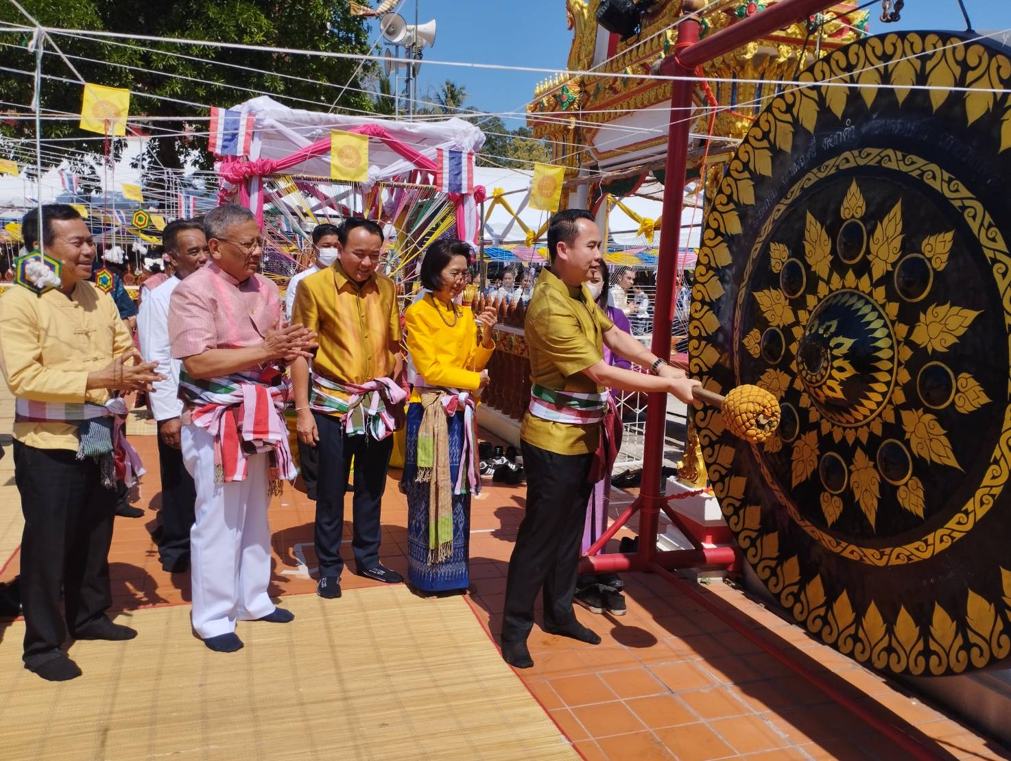 นายกอบจ.ยโสธรพร้อมคณะร่วมเปิดงานนมัสการพระธาตุกู่จานปี66