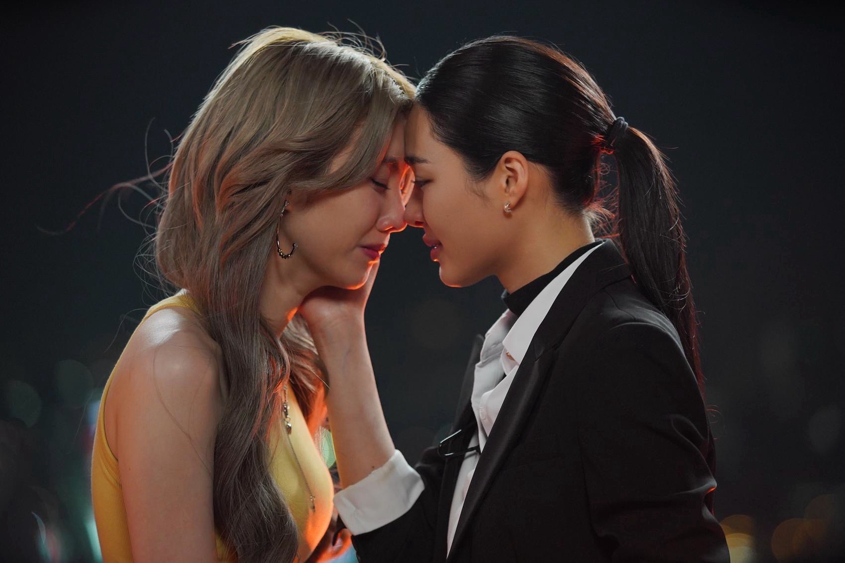 “หลิง – ออม” กลับมาทวงบัลลังก์ สานต่อความฟิน “เพียงเธอ Only You The Series” เปิดตำนานรักพร้อมกัน 18 ก.ค. นี้!