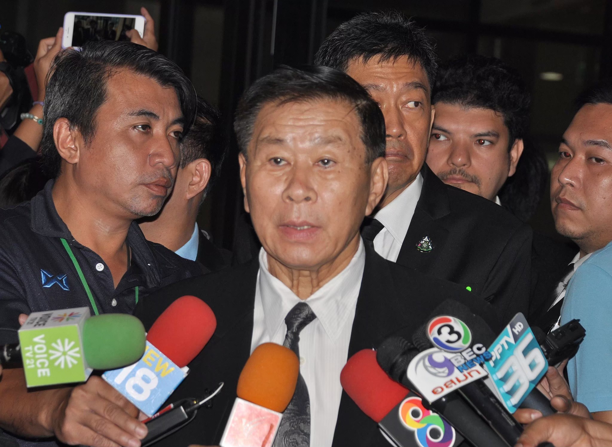 เปิดสภาเจอกัน..!! “เสรีพิศุทธ์” จ่อสอบปมแอบอ้างคณะทำงาน  อธิรัฐ”เรียกรับสินบน