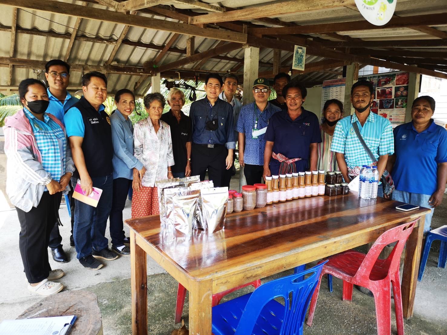 ‘ธีรภัทร’ปธ.คณะกรรมาธิการแก้ไขปัญหาหนี้สินแห่งชาติ ลุยปัญหาหนี้สิน”พื้นที่ 2 อำเภอ จ.สุราษฎร์ธานี