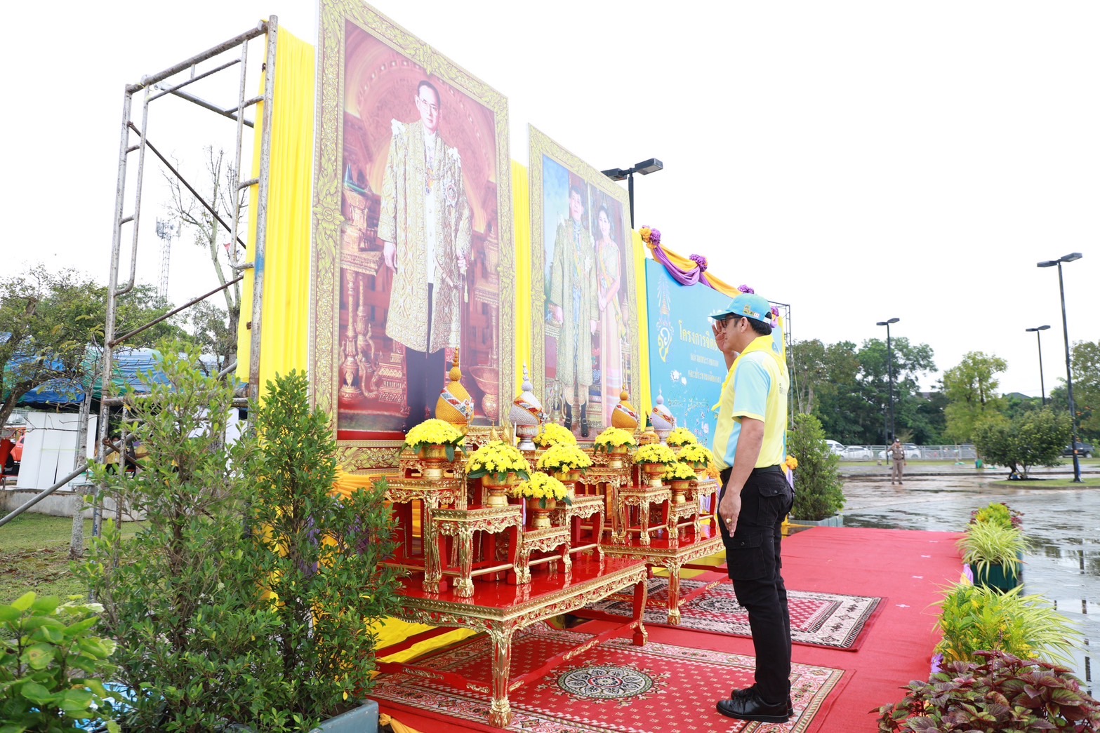 จังหวัดสุราษฎร์ธานี เปิดกิจกรรมจิตอาสา เนื่องในวันคล้ายวันพระบรมราชสมภพ พระบาทสมเด็จพระบรมชนกาธิเบศร มหาภูมิพลอดุลยเดชมหาราช บรมนาถบพิตร