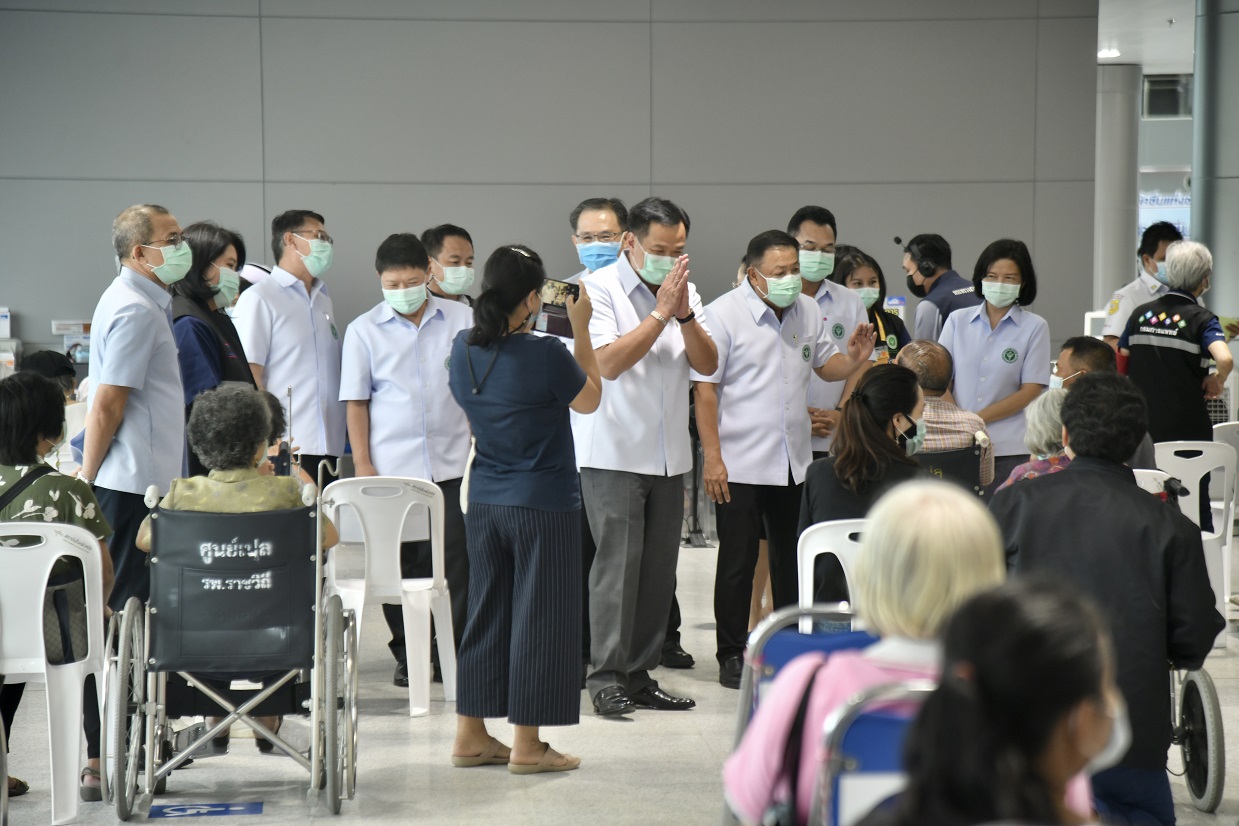 'อนุทิน' เผยปรับวิธีทำงานร่วม กทม.เป็นไปด้วยดี  ย้ำฉีดวัคซีนสถานีกลางบางซื่อไม่มีวอล์กอิน