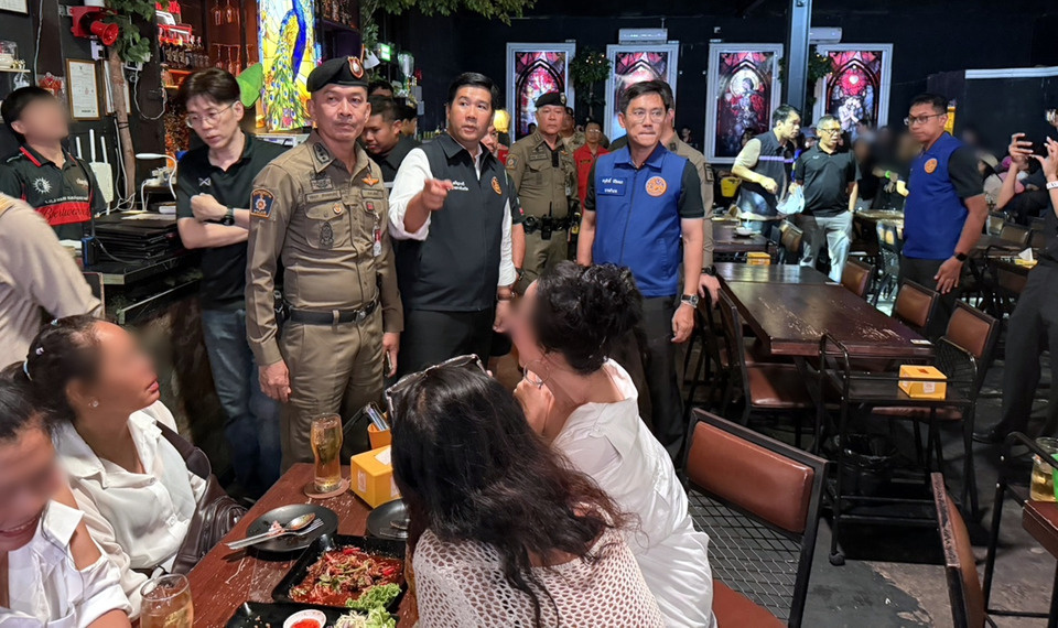 ผู้ว่าฯ ชลบุรี สั่งเข้มตรวจสถานบันเทิงพัทยา หลังไฟไหม้ลาดพร้าว พบหลายร้านต้องแก้ทางหนีไฟ