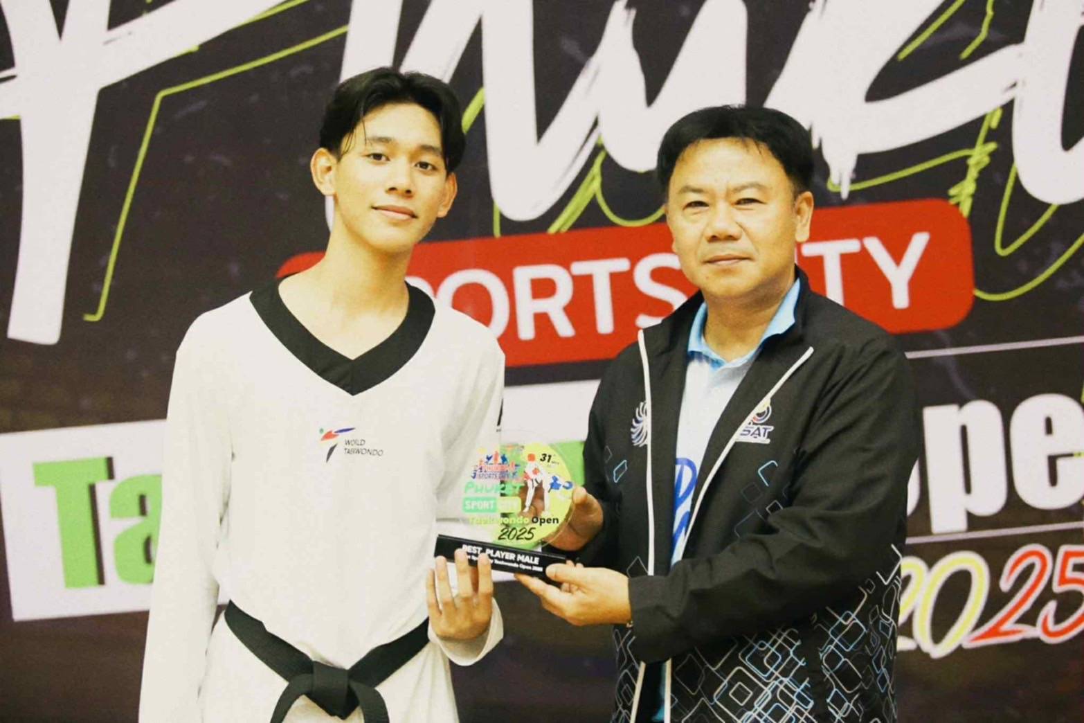 อนาคตไกล ”ปุณณ์ ศานติสมบัติเกษม“ ซิวเหรียญทอง “ภูเก็ต สปอร์ต ซิตี้ เทควันโด โอเพ่น 2025” พ่วงรางวัลนักกีฬายอดเยี่ยม