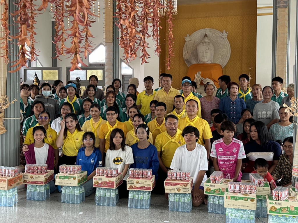 โรงเรียนบรบือวิทยาคาร ลงพื้นที่มอบสิ่งของช่วยนักเรียนที่ประสบภัยจากอ่างเก็บน้ำแตก 