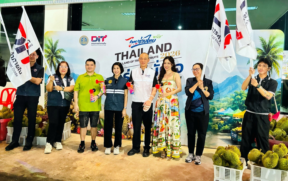กรมการค้าภายในบุกตลาดมรกต ชุมพร ดึง “พิ้งกี้ สาวิกา” ไลฟ์สดโปรโมตตลาดทุเรียน