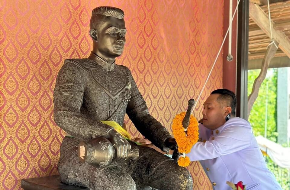 นายก อบต.เอกราช จัดพิธีวันคล้ายวันสวรรคตสมเด็จพระนเรศวรมหาราช ประจำปี 2567