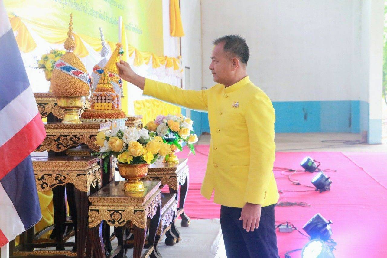 รองผู้ว่าฯร้อยเอ็ดเปิดโครงการมอบกรรมสิทธิ์และไถ่ชีวิตโค-กระบือเฉลิมพระเกียรติในหลวง  