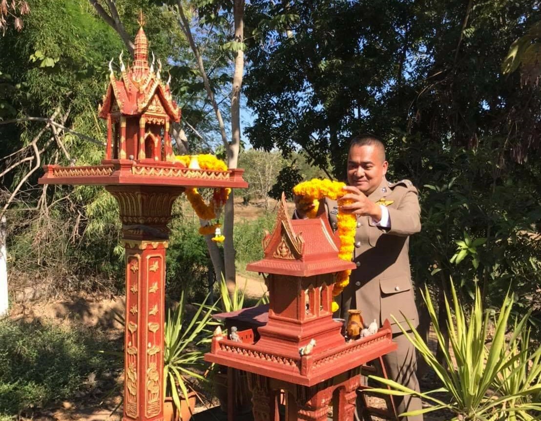 ผกก.ฝอ.ภ.จว.อุตรดิตถ์  กราบสักการะสิ่งศักดิ์สิทธิ์ เนื่องในโอกาสรับตำแหน่งใหม่