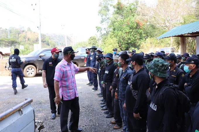 ทสจ.อุตรดิตถ์-ป่าไม้อุตรดิตถ์   เปิดปฏิบัติการปล่อยขบวนแถวบูรณาการร่วมกันดับไฟป่า