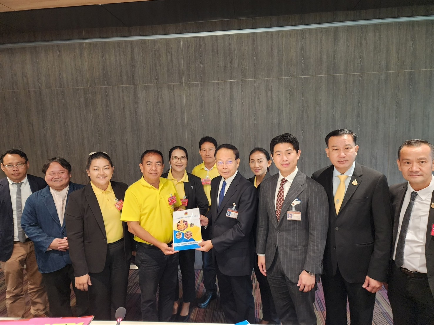 “สส.เพชรบูรณ์” นำชาวศรีเทพจี้กมธ.ต่างประเทศทวงคืนสมบัติชาติสมัยสงครามเวียดนามกลับสู่แผ่นดินไทย 