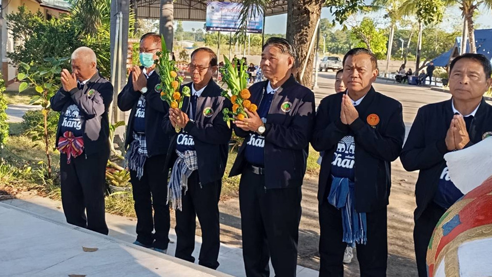 "โสฬส บุญทศ" ถือฤกษ์วันแรกยื่นสมัครชิงนายก อบต.กระจายอีกสมัย