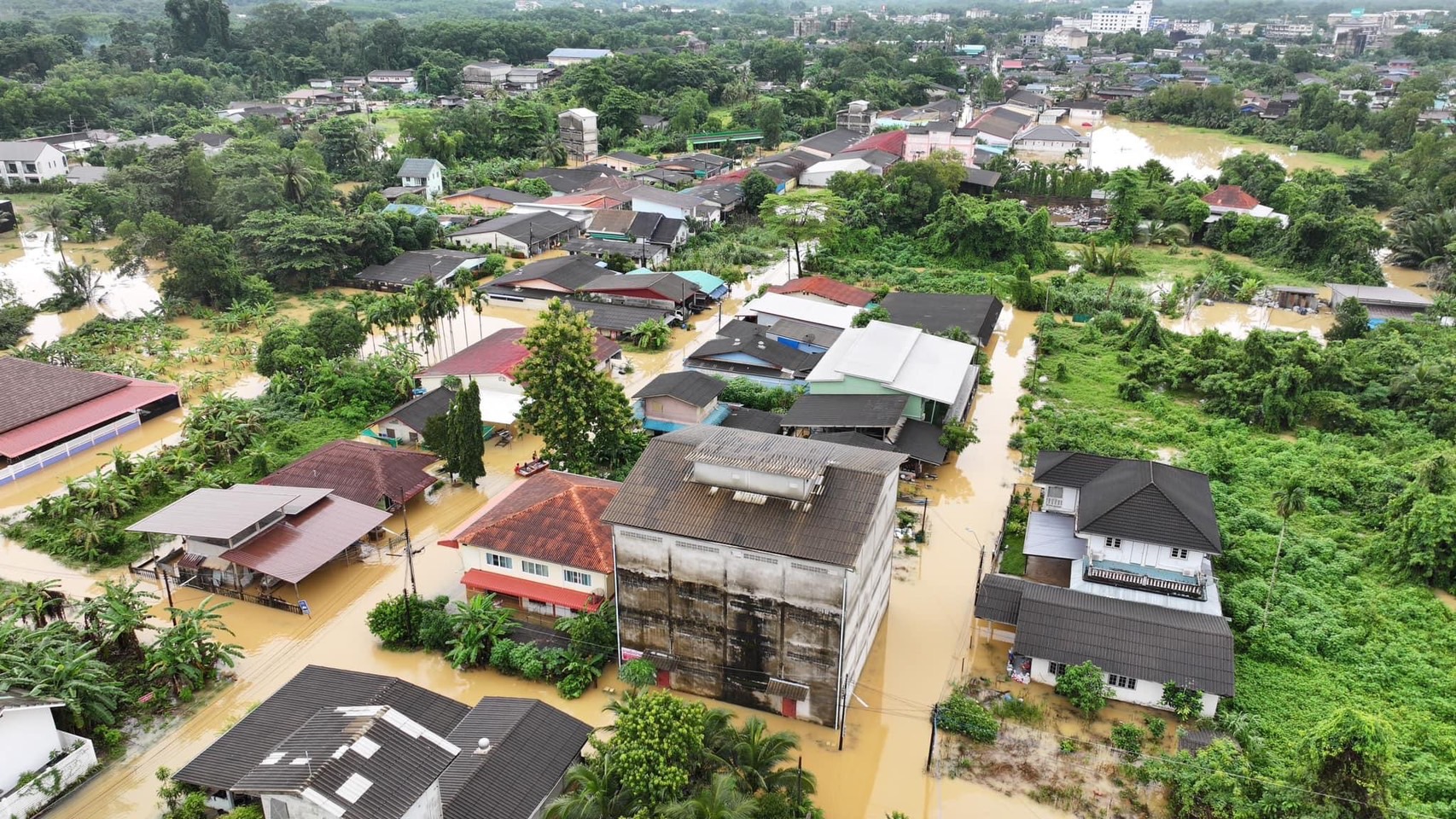 ผู้ว่าฯตราด ประกาศเขตพื้นที่ประสบสาธารณภัยใน3 ตำบล หลังท่วมหนัก 
