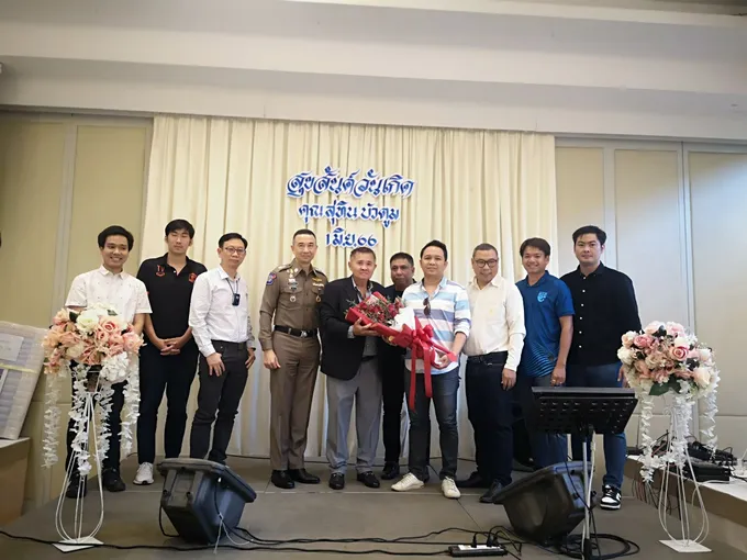 "นายกฯวันกล้า" ร่วมอวยพรวันคล้ายวันเกิด "บิ๊กสุ" ผจก.ทีมฟุตซอลทีมชาติ 