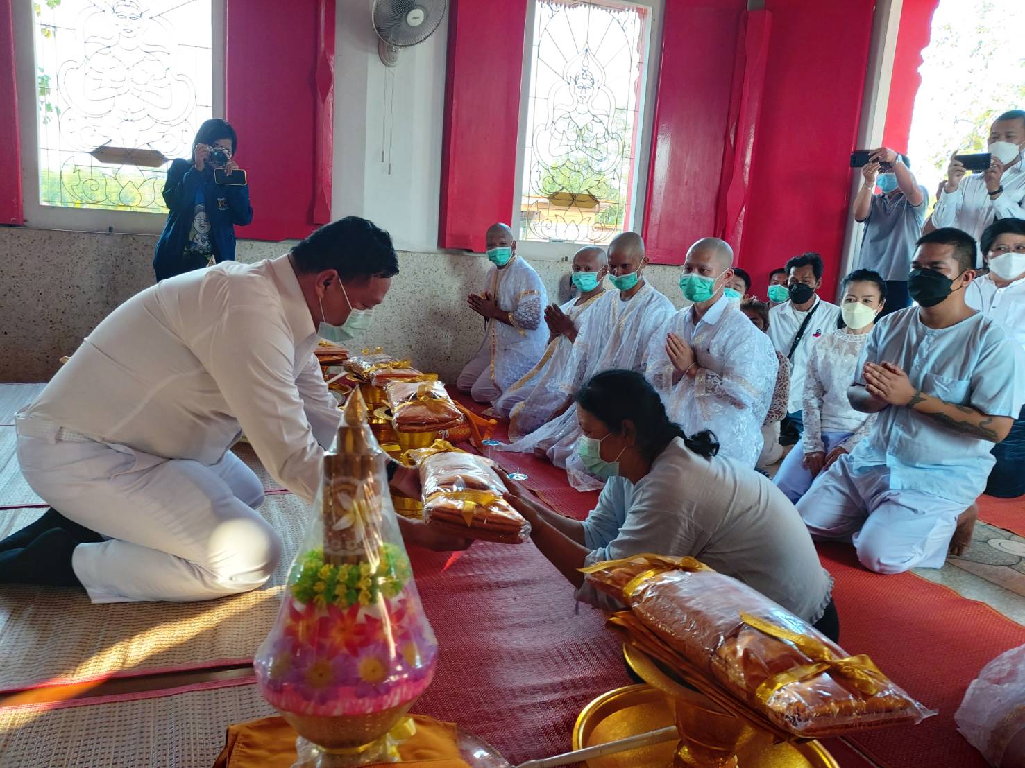 ดร.หิมาลัย ปธ.ที่ปรึกษามูลนิธิพระราหู ใจถึงใจ จัดบรรพชาและอุปสมบทหมู่